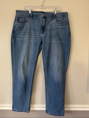 Women’s Old Navy Mid Rise Wow Boyfriend Jeans Size 16